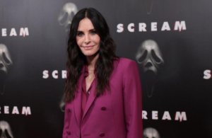 Read more about the article Courteney Cox sold swimming pools for a living before becoming an actress